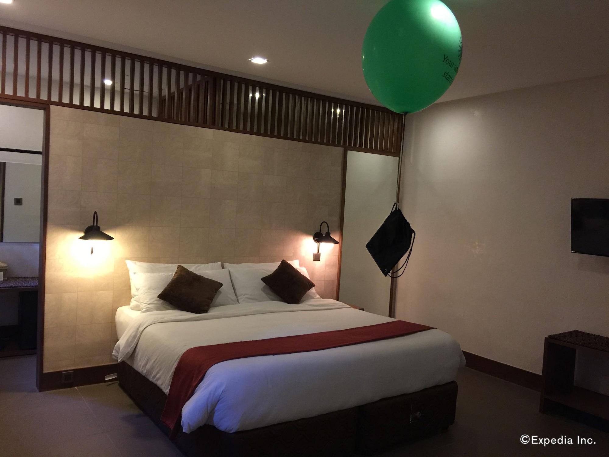 The Funny Lion - Coron Hotell Exteriör bild