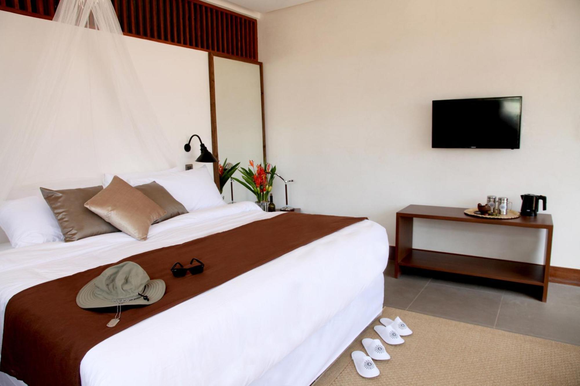 The Funny Lion - Coron Hotell Exteriör bild