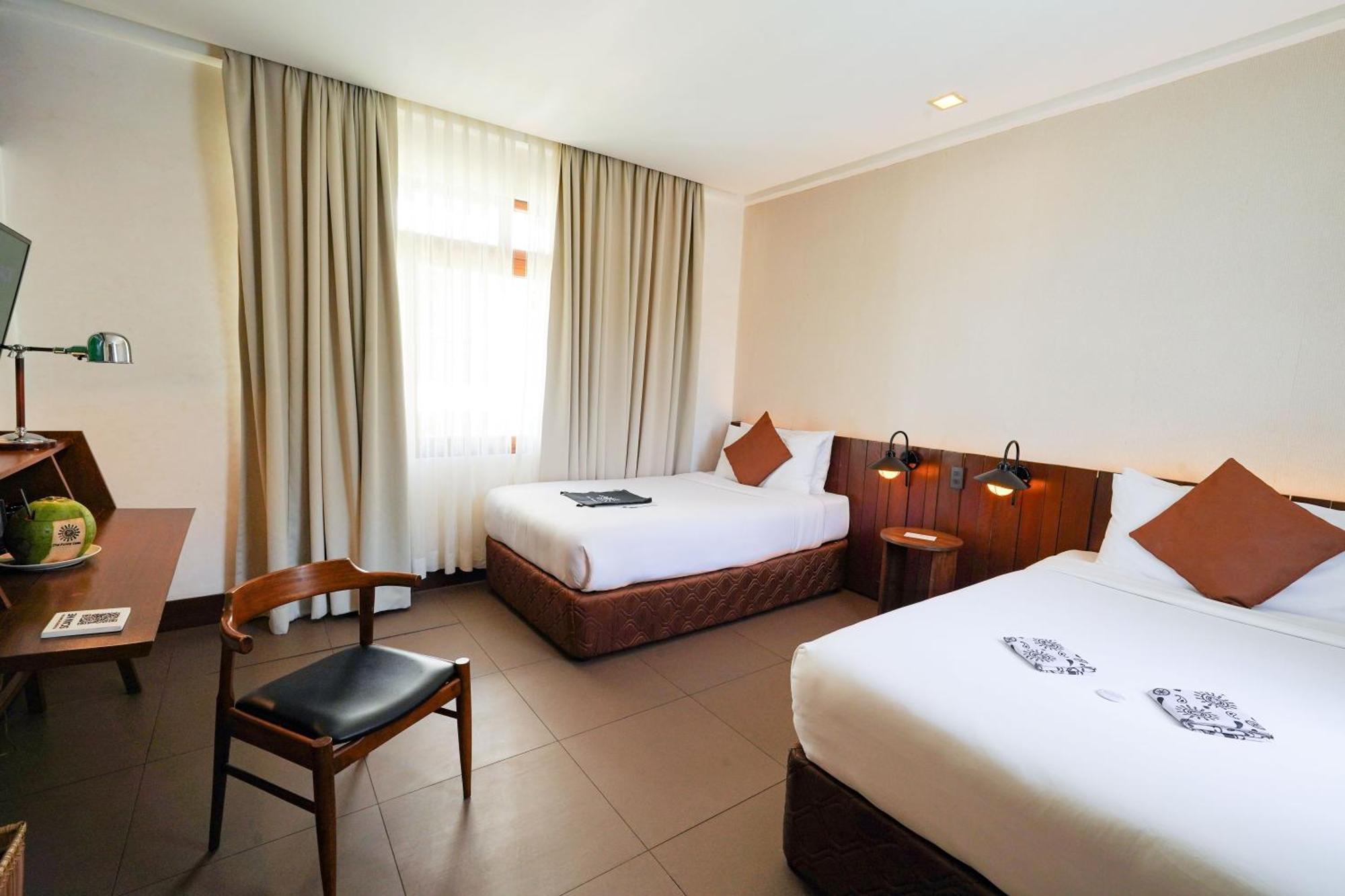 The Funny Lion - Coron Hotell Exteriör bild