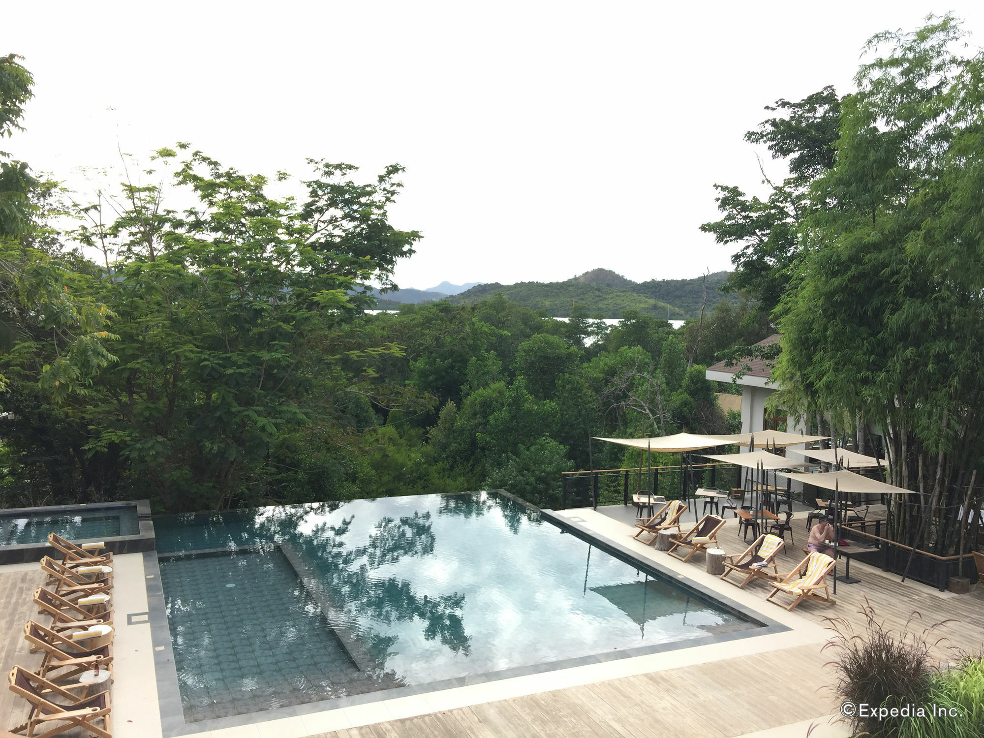 The Funny Lion - Coron Hotell Exteriör bild