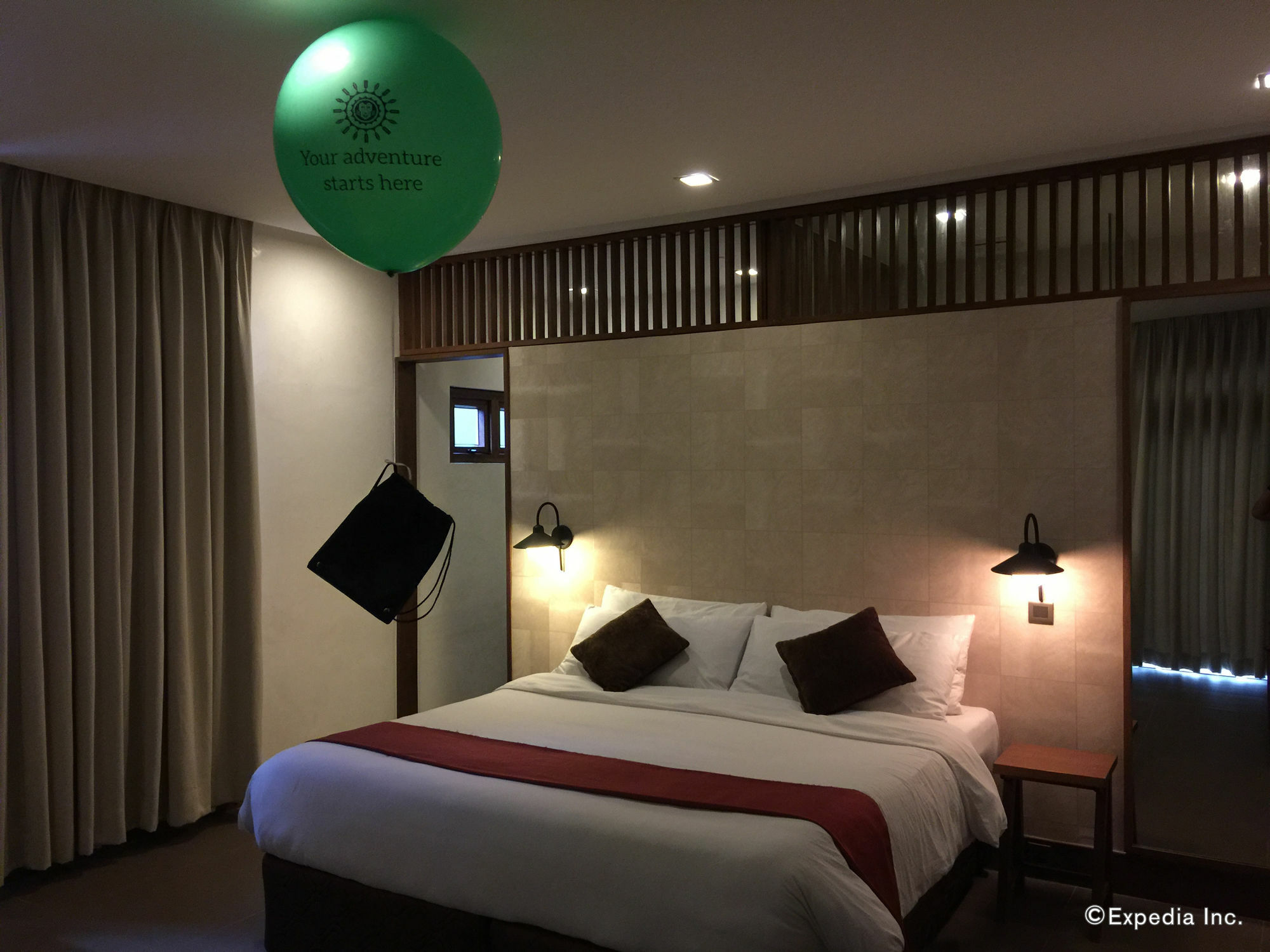 The Funny Lion - Coron Hotell Exteriör bild
